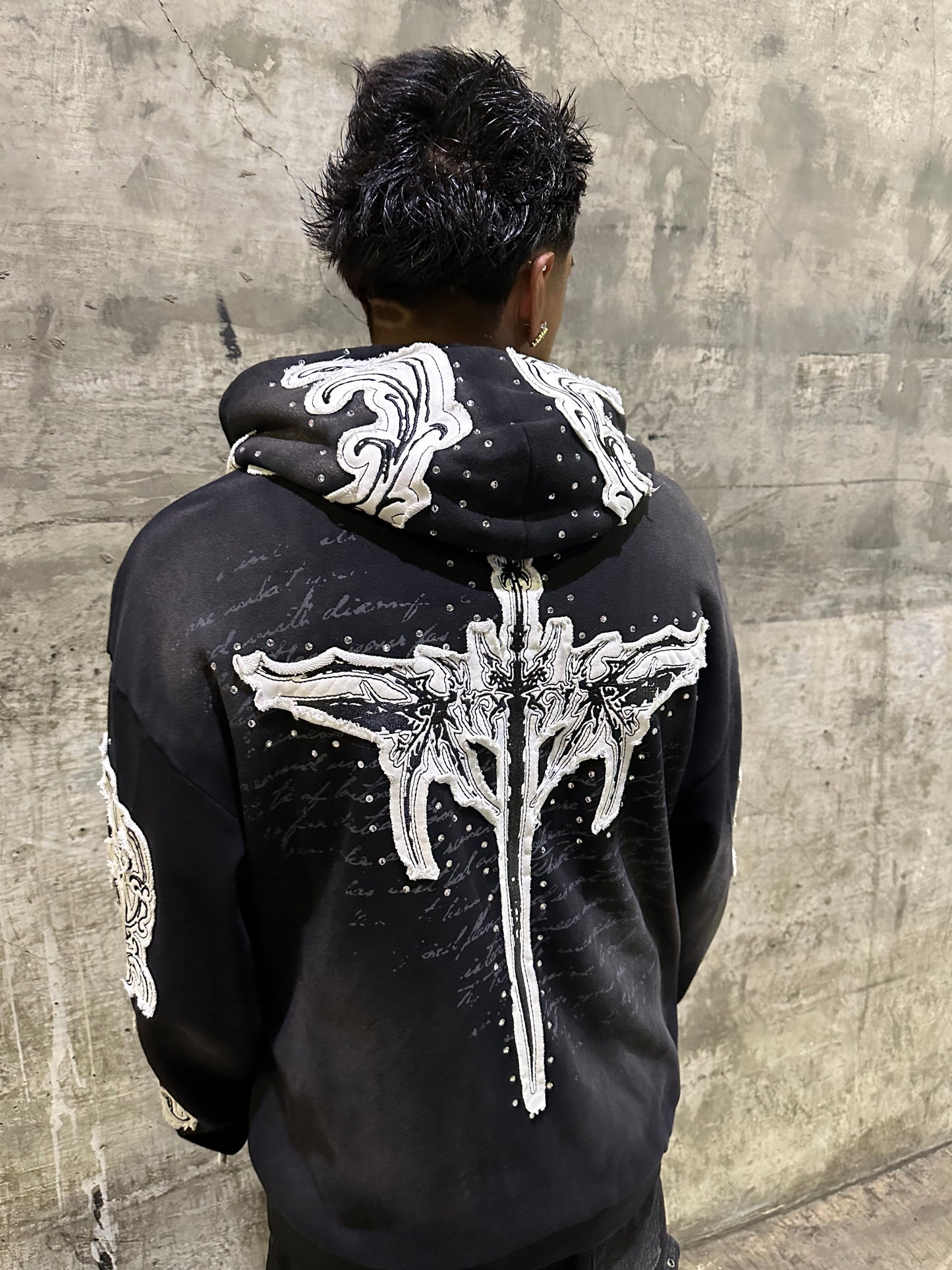 V2 "HONOR" DISTRESSED ZIP UP