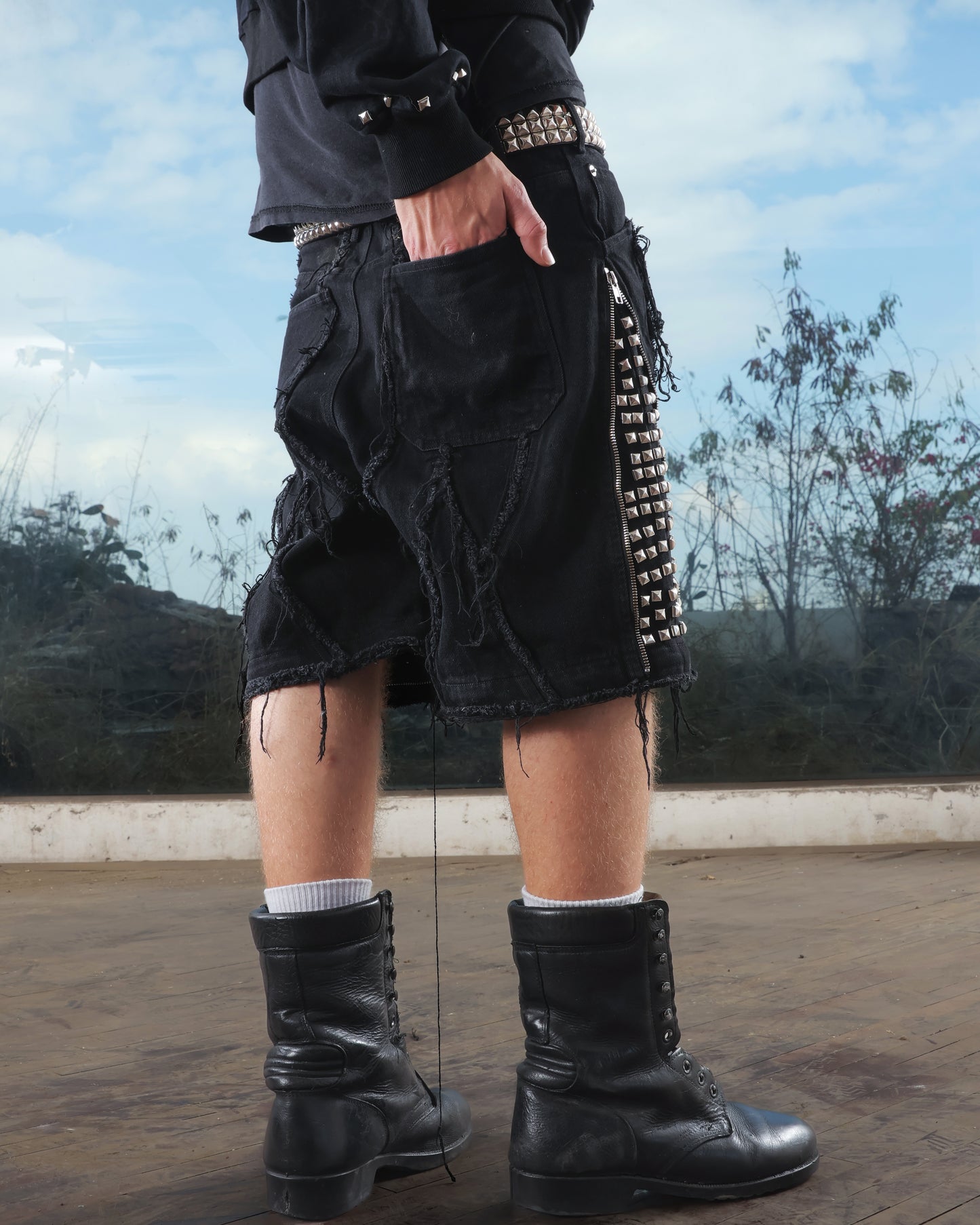 "VEIL" CONVERTIBLE JEANS